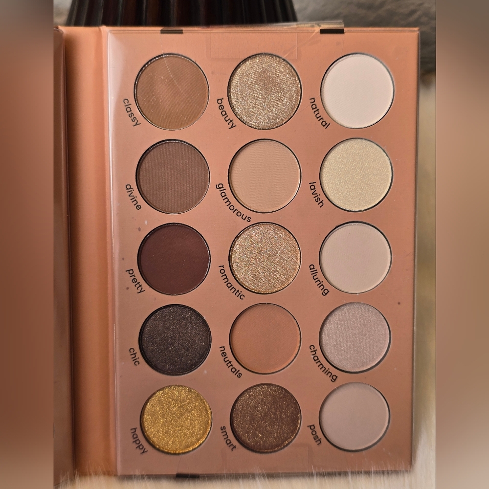 💓Beauty Treats Lush Pigments 30 matte & shimmer eyeshadow Palette 💓 - Picture 8 of 9